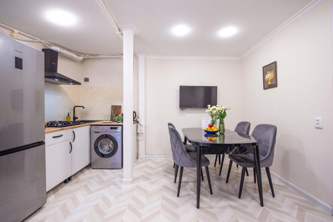 Old Town-Booking Apartment 트빌리시 외부 사진